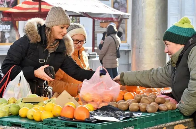 VARAŽDINSKI PLAC (14)