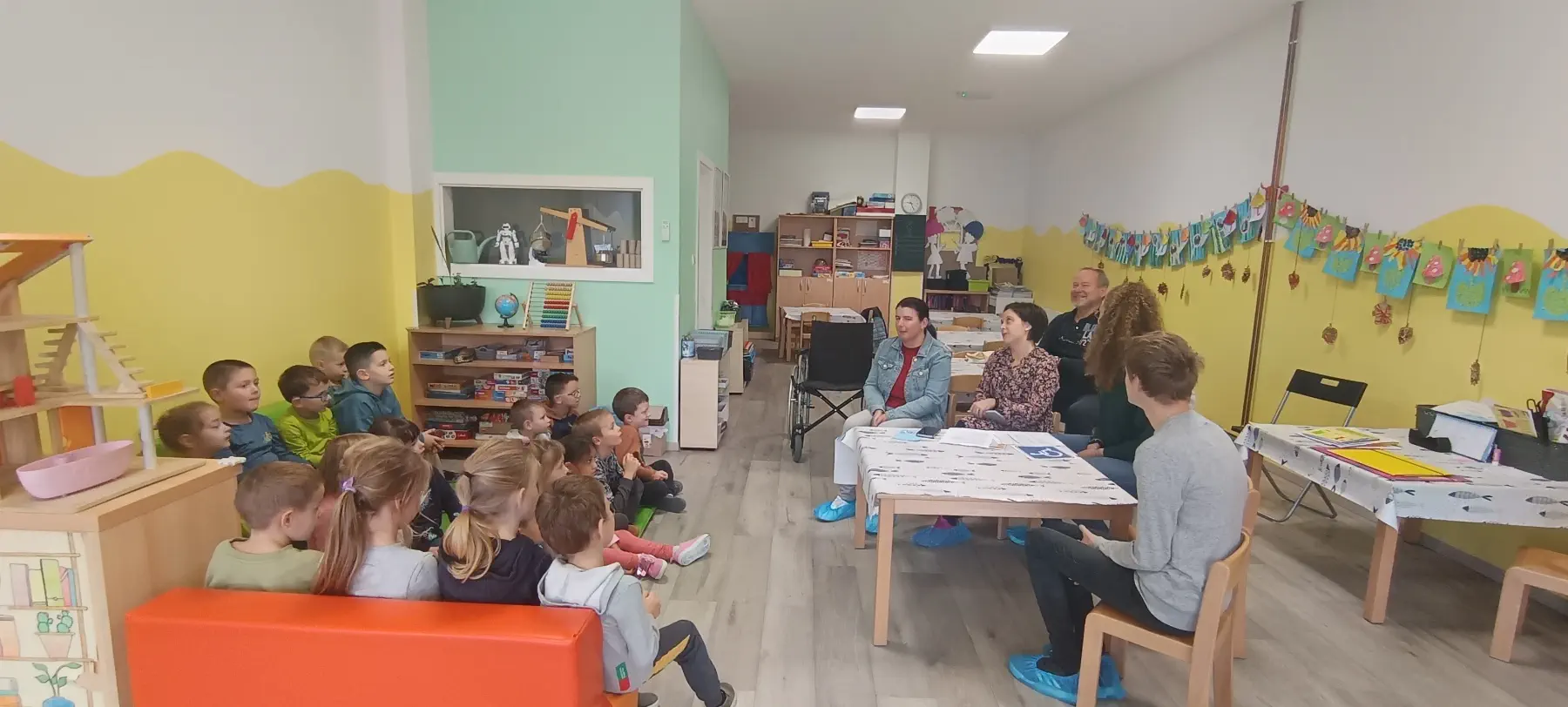 Djeca iz skupine Mravići učila o važnosti pomaganja osobama s invaliditetom kroz interaktivne aktivnosti (4) Djeca iz skupine Mravići učila o važnosti pomaganja osobama s invaliditetom kroz interaktivne aktivnosti (4)