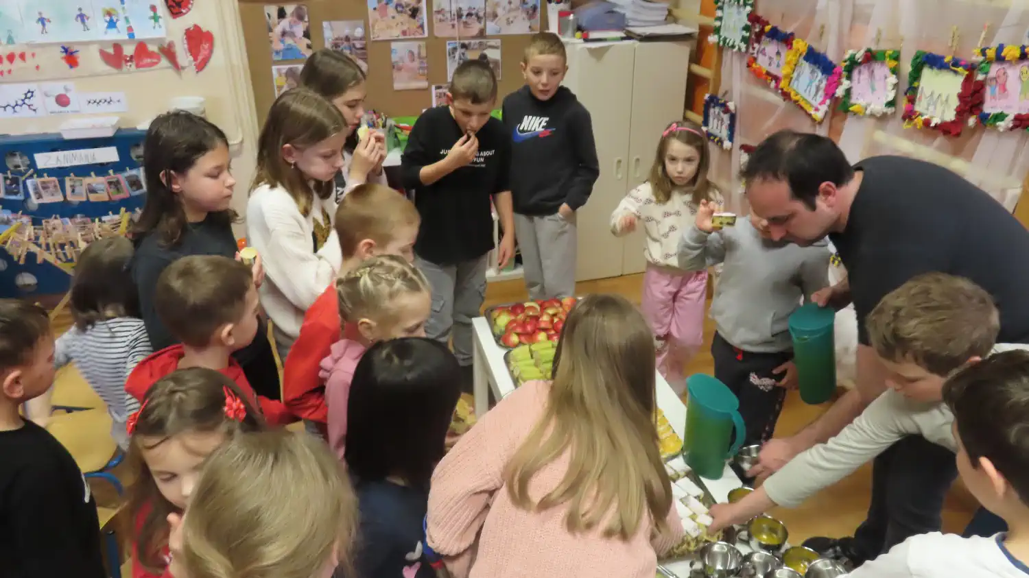 Djeca iz vrtića i školarci zajedno Ivanovec pokazuje kako prijelaz u školu može biti lak (7)