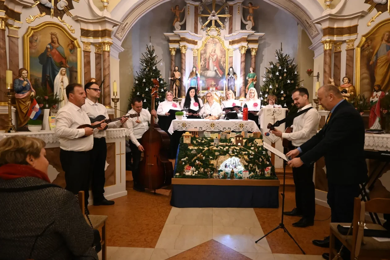 Dječja polnoćka Ivanovec (25) Dječja polnoćka Ivanovec (25)