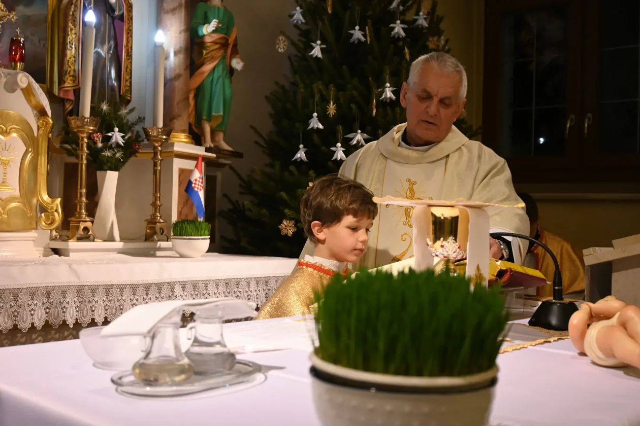 Dječja polnoćka Ivanovec (4) Dječja polnoćka Ivanovec (4)