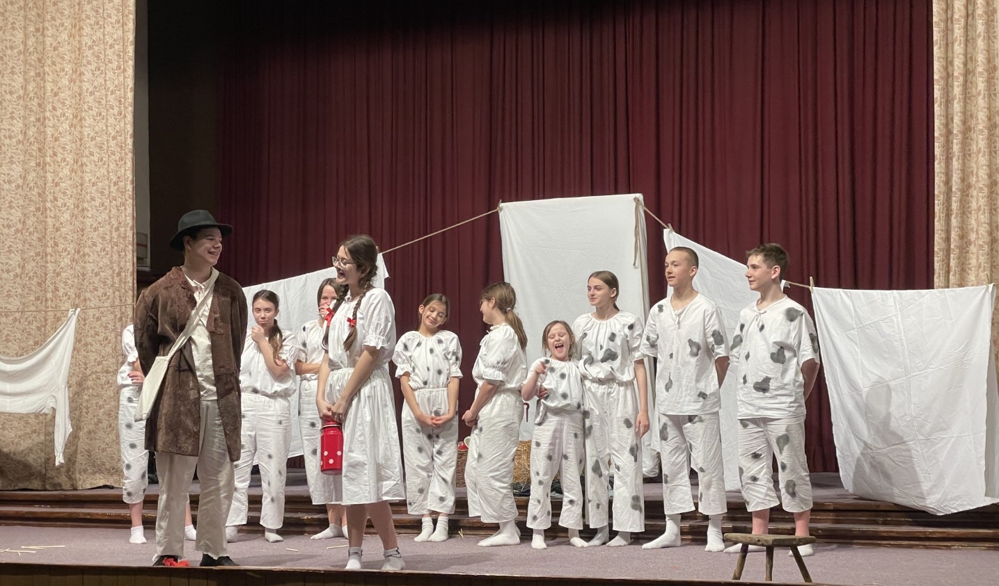 Dječje kazalište ČK (3) Dječje kazalište ČK (3)