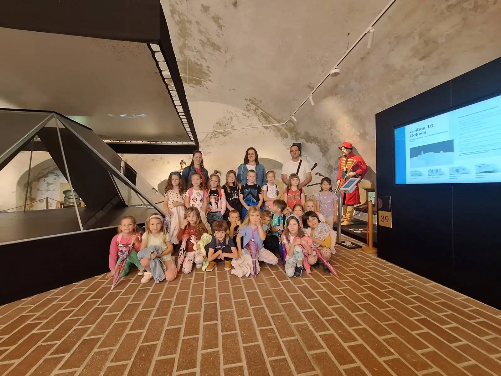 Dječji vrtić Pčelice Ivanovec (1) Dječji vrtić Pčelice Ivanovec (1)