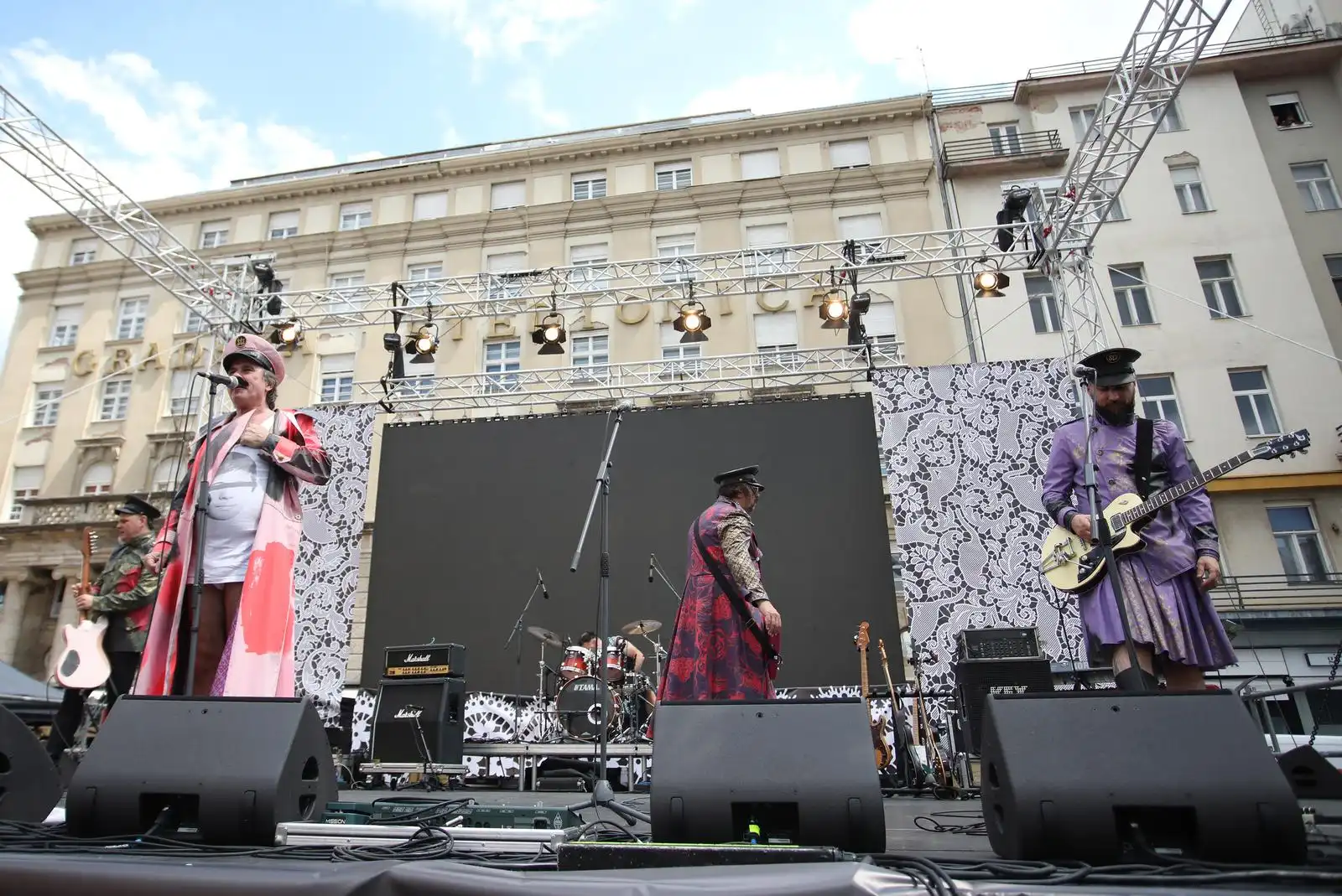 Doček Baby Lasagne u Zagrebu (5) Doček Baby Lasagne u Zagrebu (5)