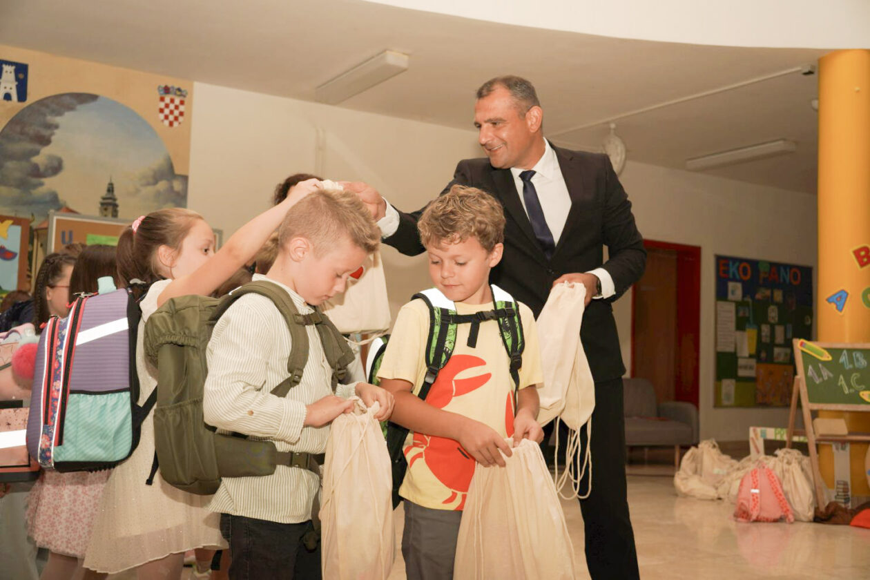 Doček prvašića u OŠ Prelog (15) Doček prvašića u OŠ Prelog (15)