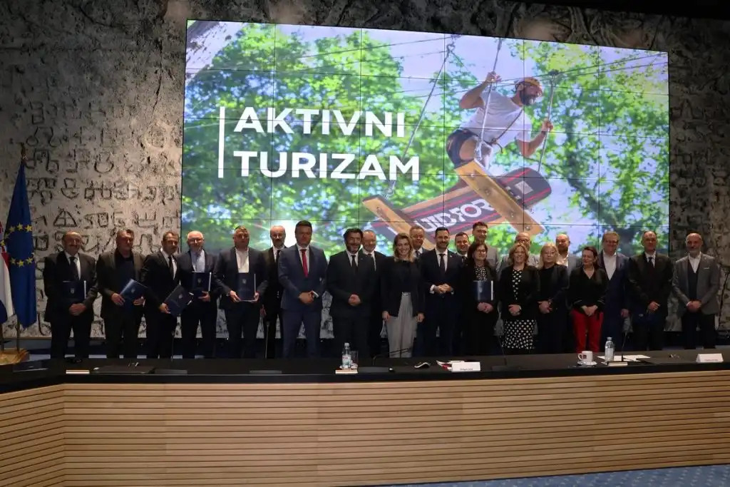 Dodjela-Ugovora-10-1-1024×683 Dodjela-Ugovora-10-1-1024×683