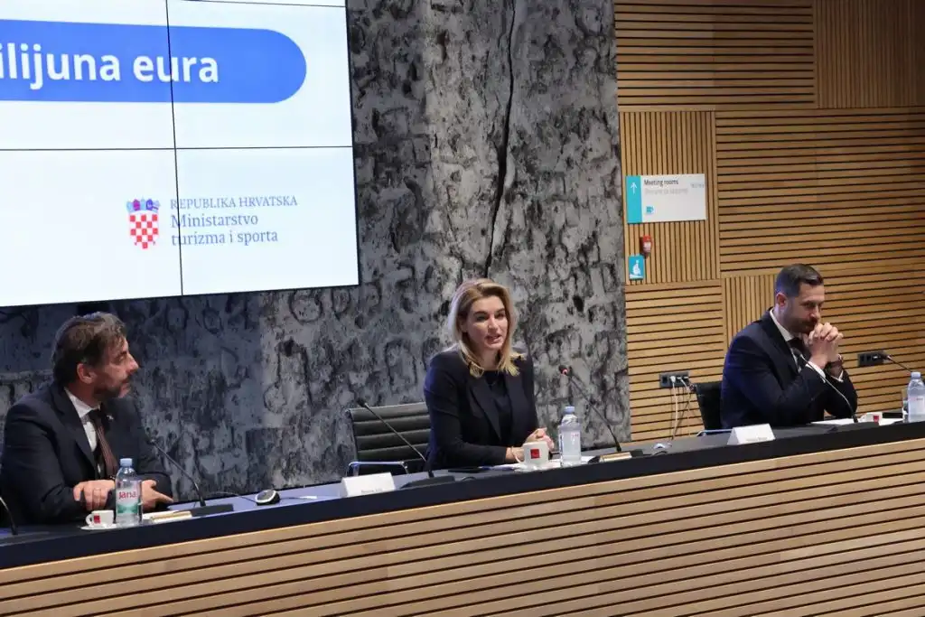 Dodjela-Ugovora-4-1-1024×683 Dodjela-Ugovora-4-1-1024×683