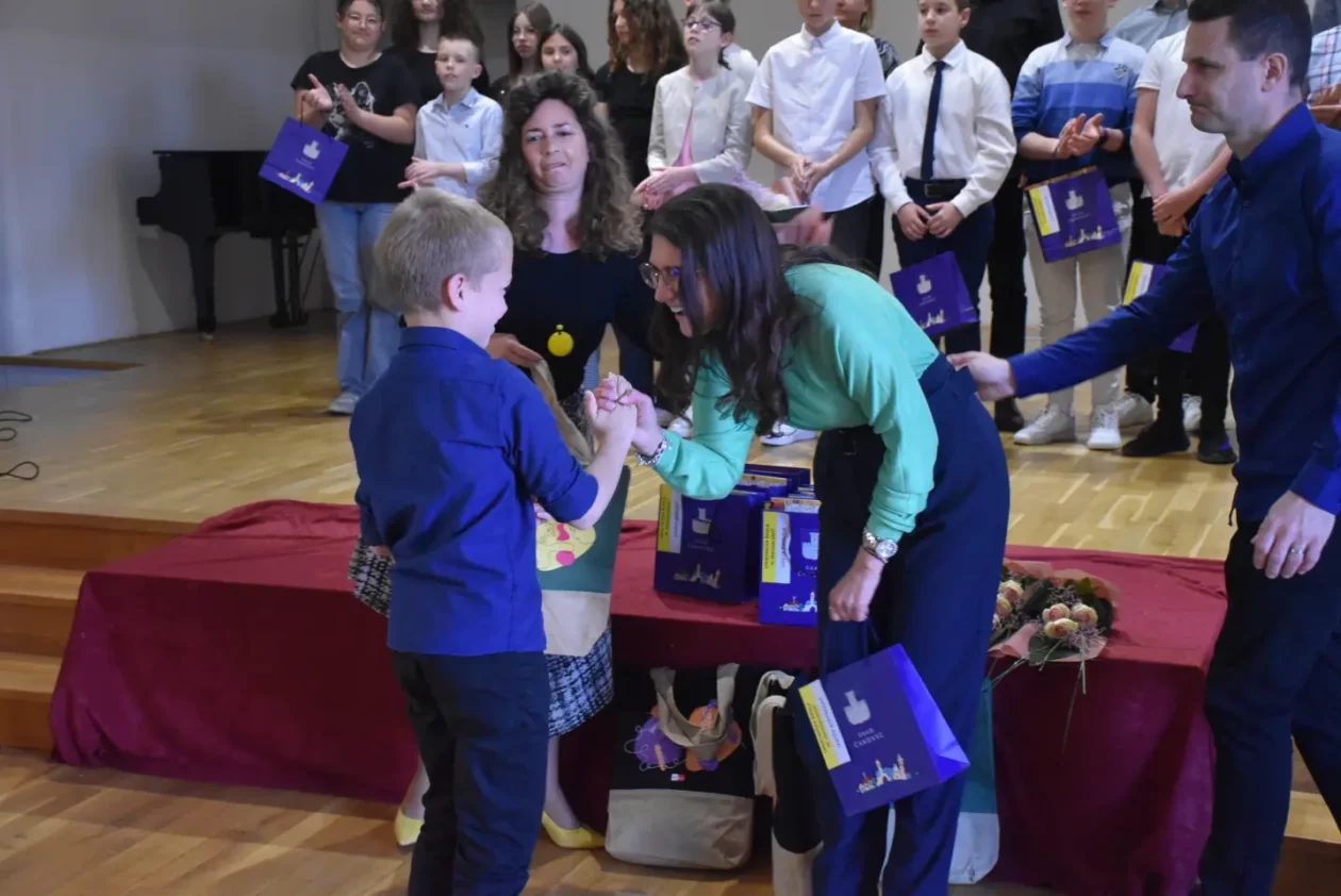 Dodjela nagrada, nagrađeni učenici, Čakovec, nadareni učenici (43) Dodjela nagrada, nagrađeni učenici, Čakovec, nadareni učenici (43)