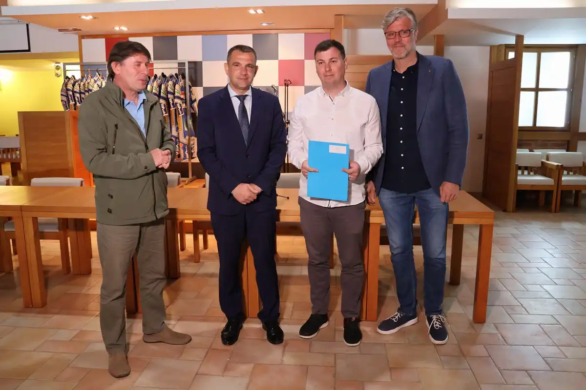 Dodjela ugovora za turističke manifestacije 2024 (8) Dodjela ugovora za turističke manifestacije 2024 (8)