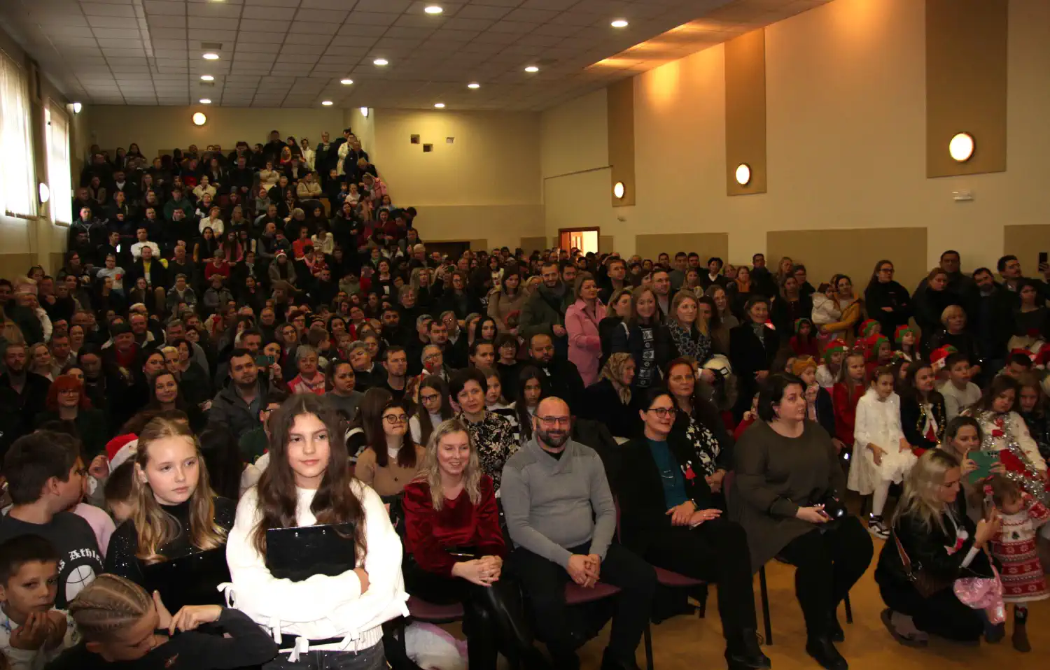 Domašinec božićna priredba i sajam (6) Domašinec božićna priredba i sajam (6)