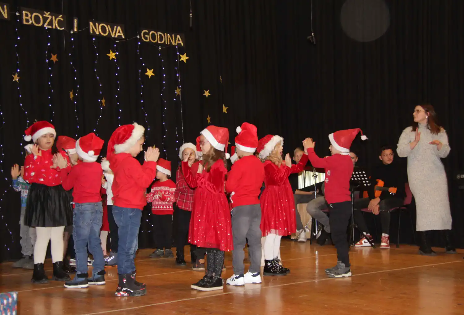 Domašinec božićna priredba i sajam (7) Domašinec božićna priredba i sajam (7)