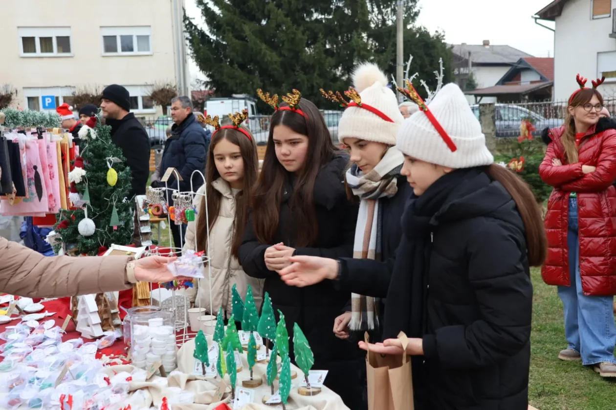 Donja Dubrava, Advent, sajam, Adventske radosti, 2025 (89)