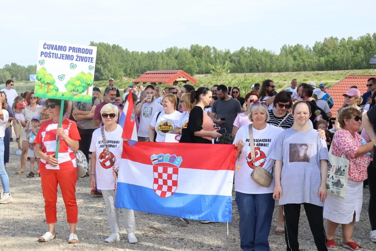 Donja Dubrava Drava se ne trži prosvjedni koncert 30.5.2026 (16) Donja Dubrava Drava se ne trži prosvjedni koncert 30.5.2026 (16)