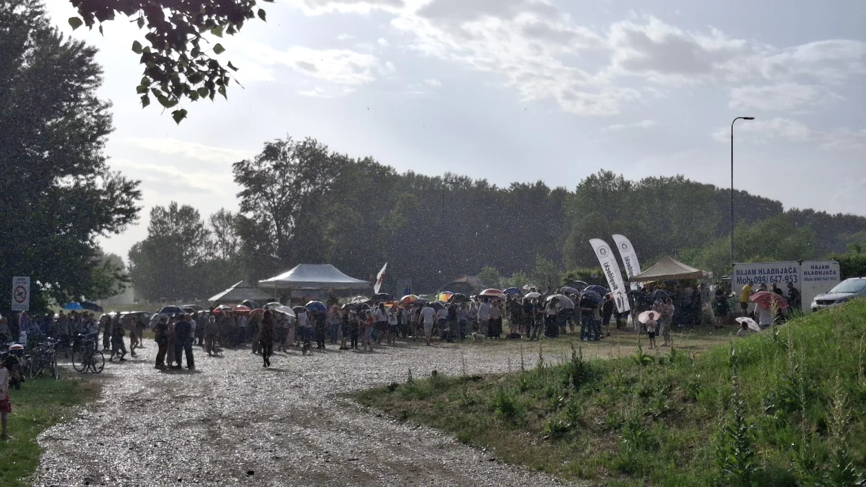 Donja Dubrava Drava se ne trži prosvjedni koncert 30.5.2026 (4) Donja Dubrava Drava se ne trži prosvjedni koncert 30.5.2026 (4)