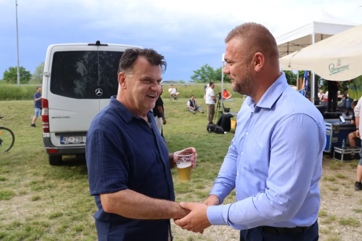 Donja Dubrava Drava se ne trži prosvjedni koncert 30.5.2026 (95) Donja Dubrava Drava se ne trži prosvjedni koncert 30.5.2026 (95)