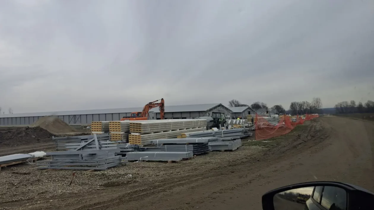 Donja Dubrava, Veliki Pažut, farma pilića (5) Donja Dubrava, Veliki Pažut, farma pilića (5)