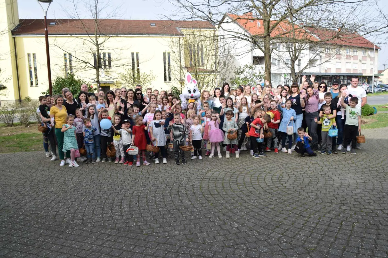 Donja Dubrava – lov na uskršnja jaja (7) Donja Dubrava – lov na uskršnja jaja (7)