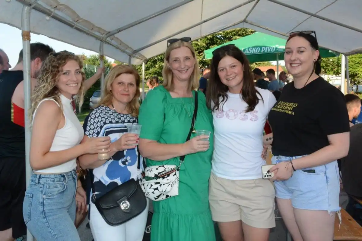 Donja Dubrava natjecanje u kuhanju gulaša 2024 (10) Donja Dubrava natjecanje u kuhanju gulaša 2024 (10)