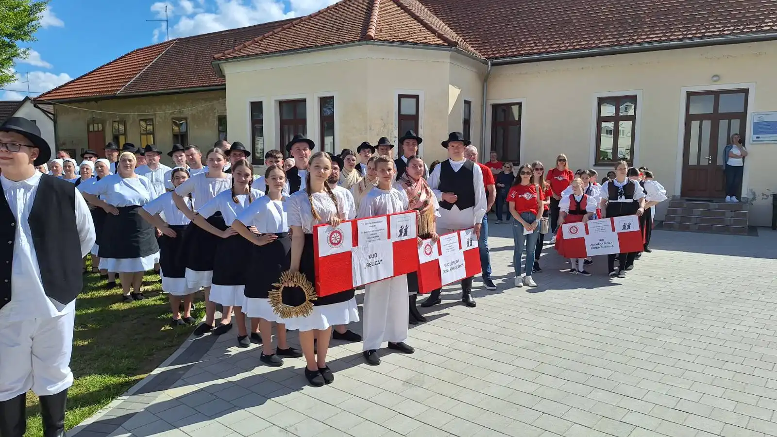 Donja Dubrava – smotra folklora (10) Donja Dubrava – smotra folklora (10)