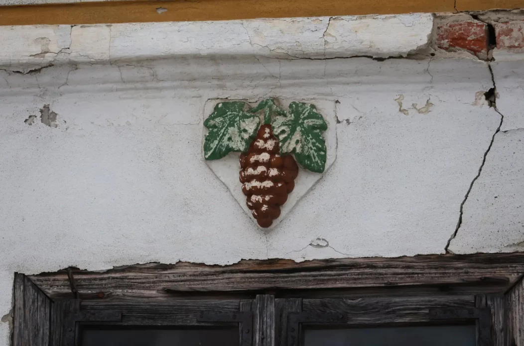 Donji Vidovec, fasada, grozd, anđeli, stara kuća (3) Donji Vidovec, fasada, grozd, anđeli, stara kuća (3)