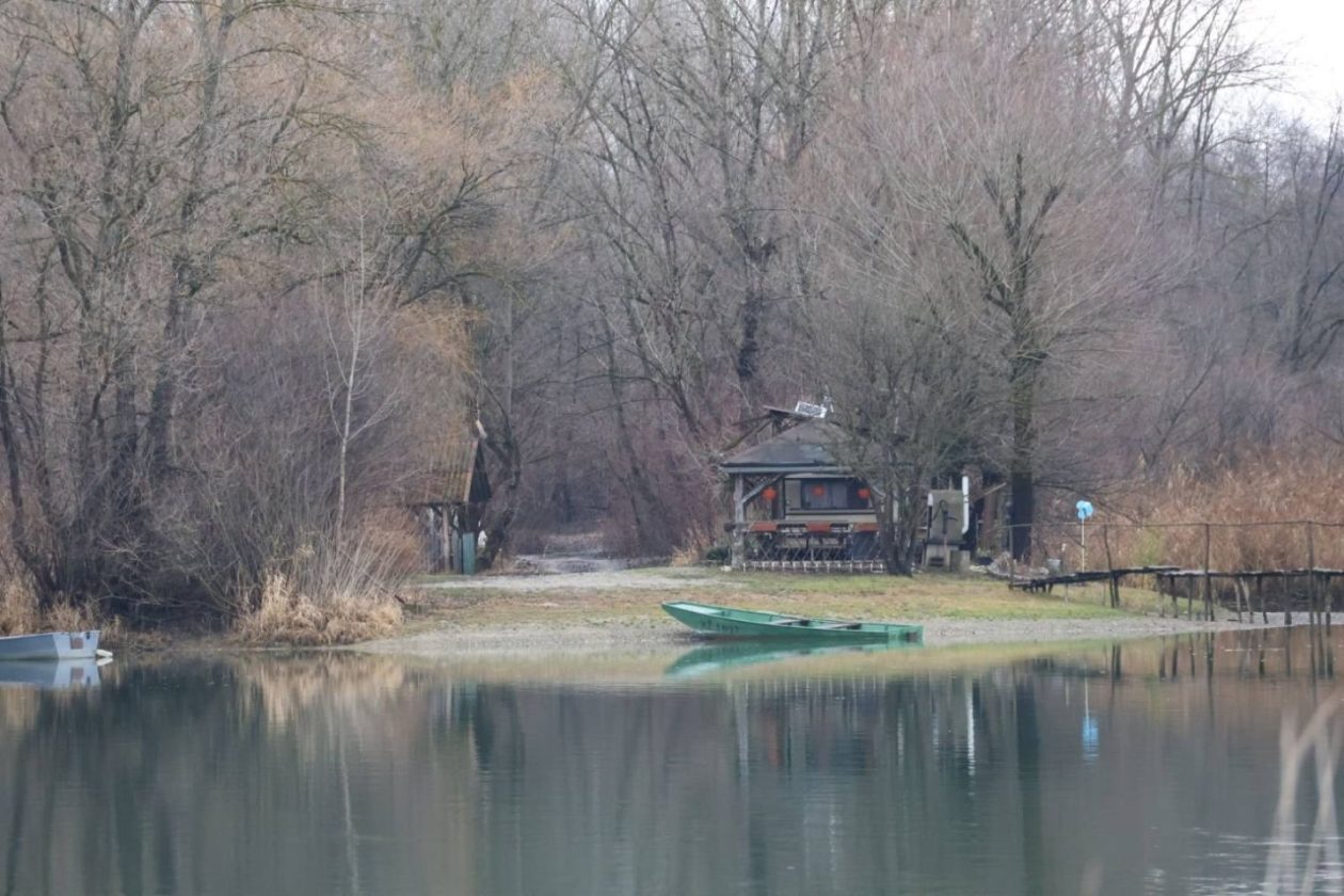 Drava, ilegalne kućice (1) Drava, ilegalne kućice (1)