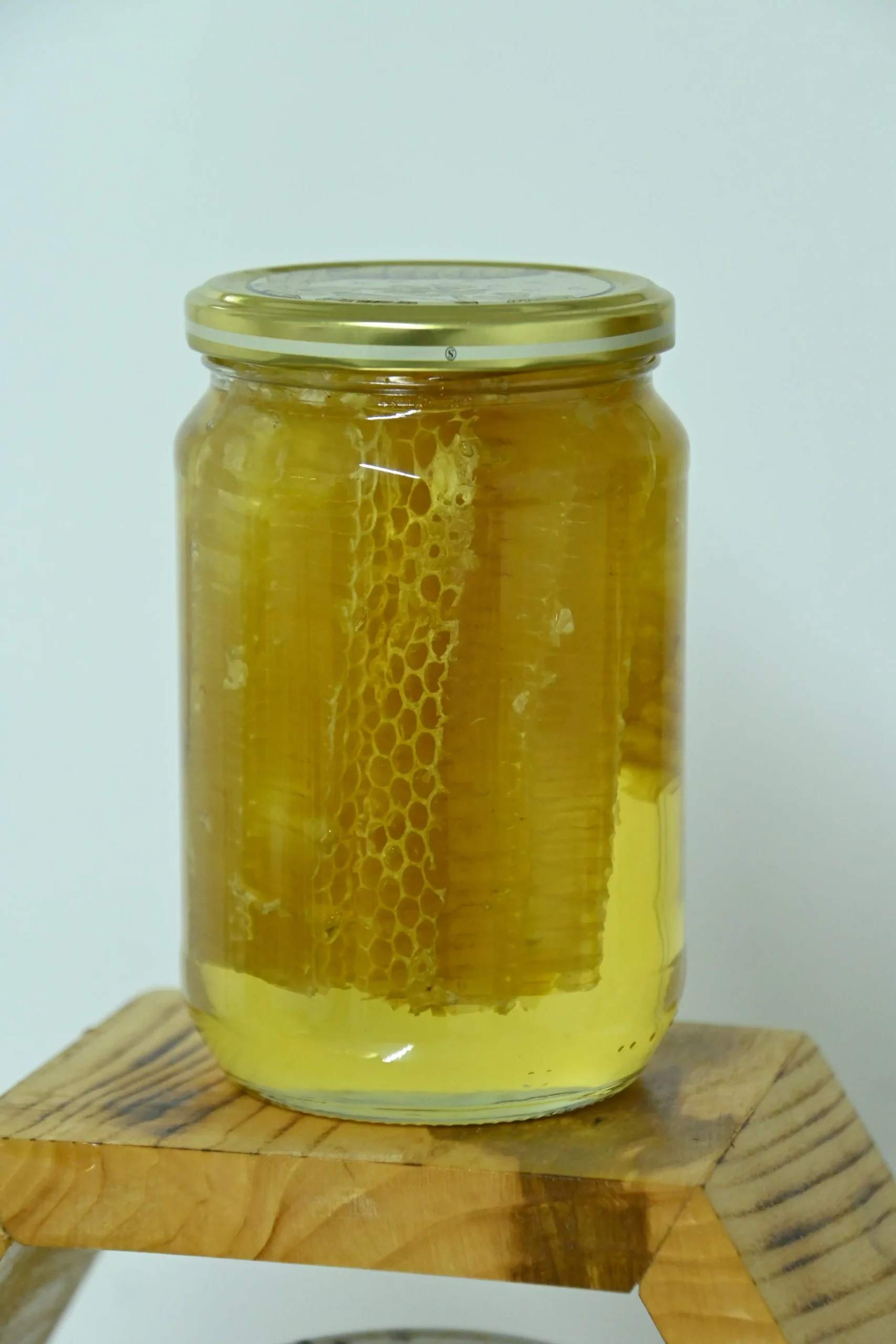 Dražen Bogdan, pčelar (1) Dražen Bogdan, pčelar (1)