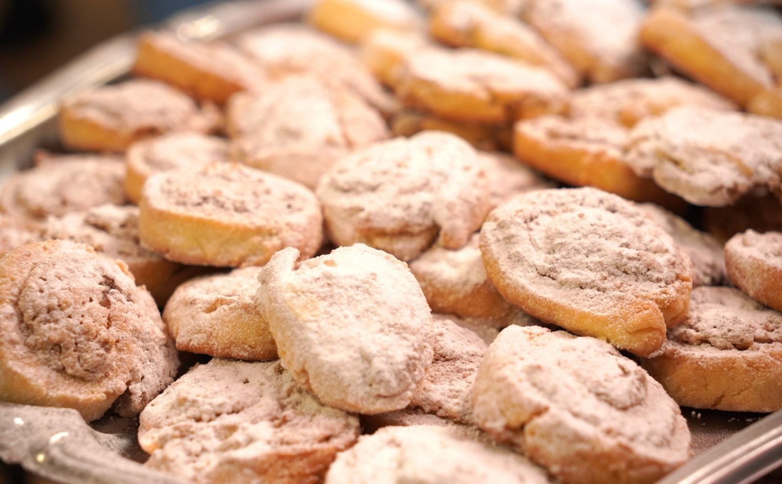 Draženka Cikač pužići s orasima i rumom kolači (1)