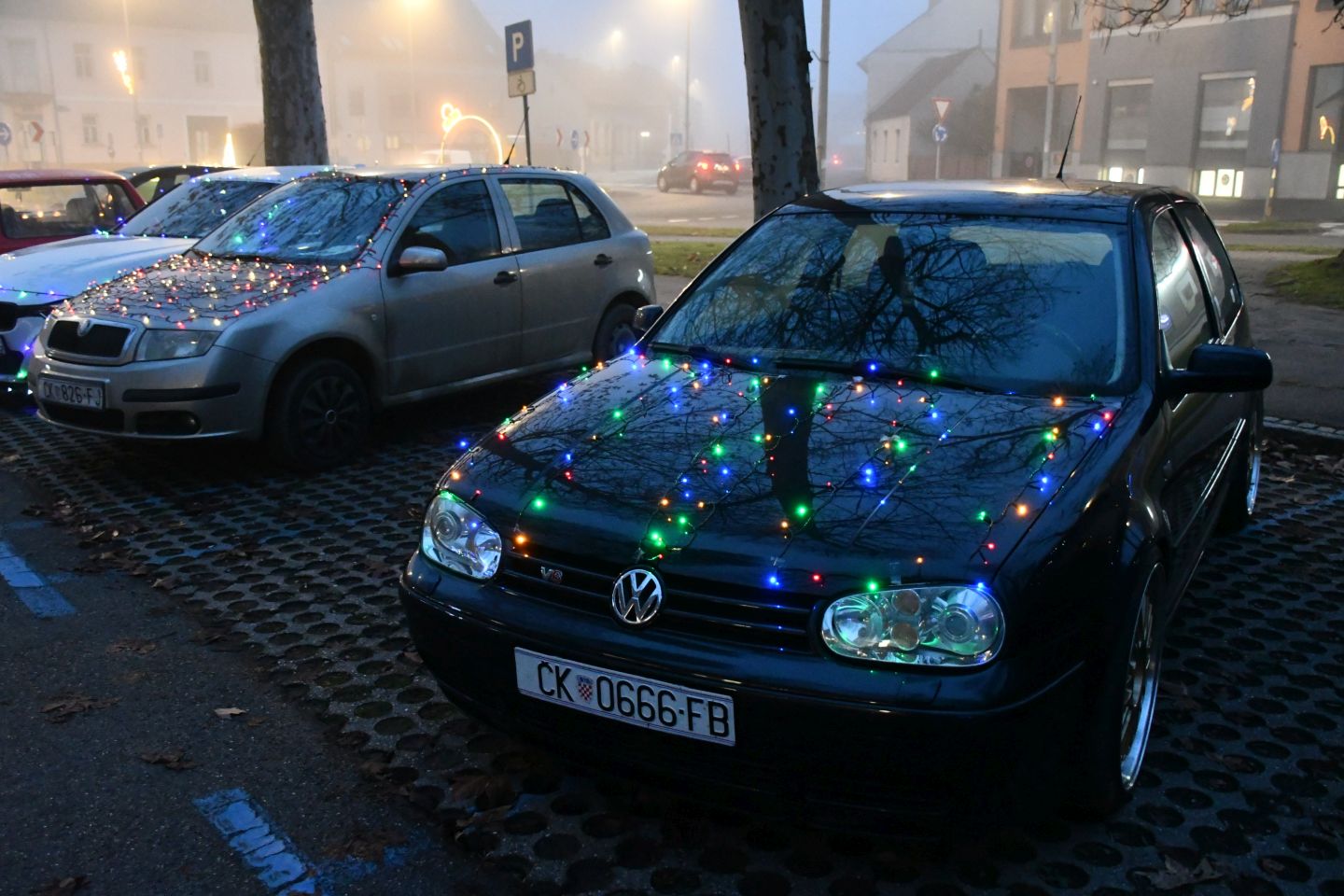 Drugi humanitarni susret automobila advent čakovec 2025 (16)