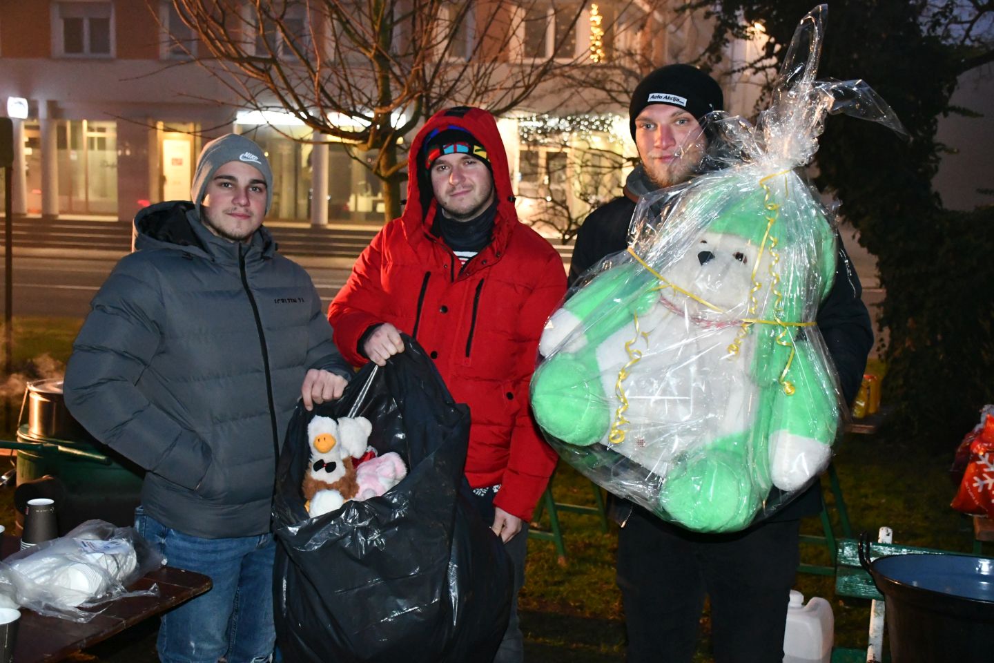 Drugi humanitarni susret automobila advent čakovec 2025 (33)