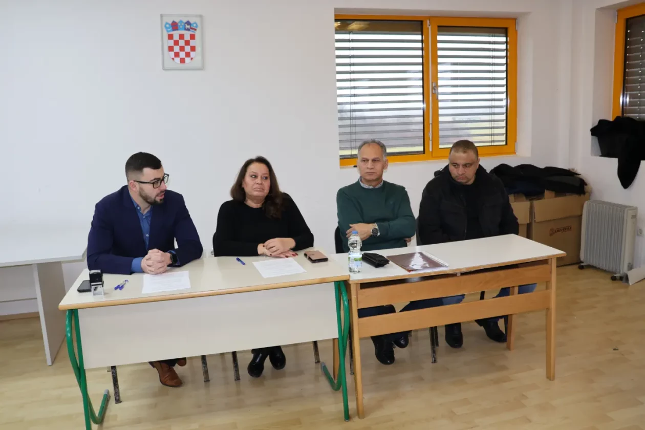 Društveni dom Parag, konferencija, Veljko Kajtazi, Nikola Novak, Suzana Krčmar 21.12.2025 (26)
