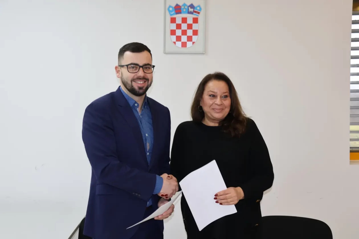 Društveni dom Parag, konferencija, Veljko Kajtazi, Nikola Novak, Suzana Krčmar 21.12.2025 (33)