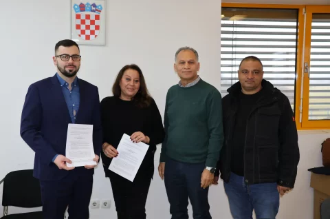 Društveni dom Parag, konferencija, Veljko Kajtazi, Nikola Novak, Suzana Krčmar 21.12.2025 (37)
