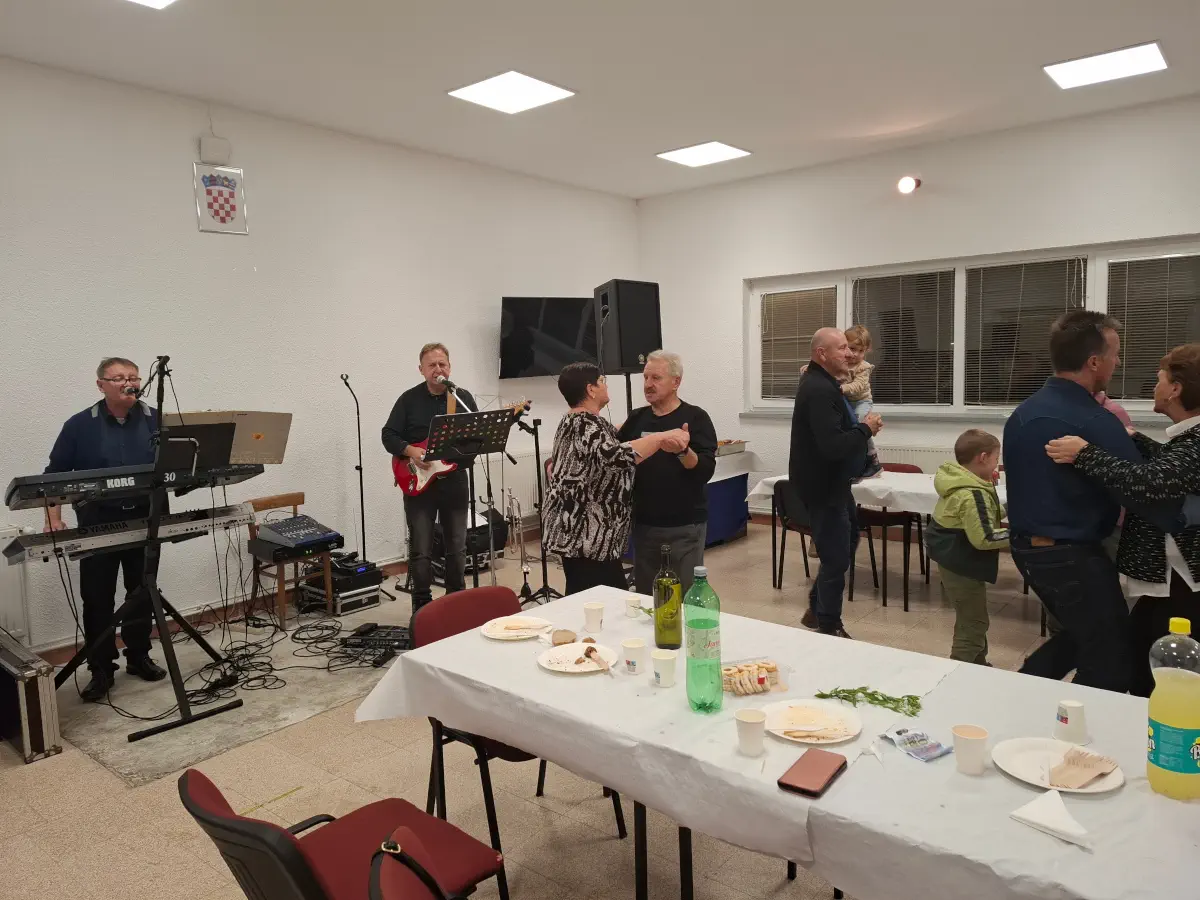 Društvo Veteran – martinje 2024 (15) Društvo Veteran – martinje 2024 (15)