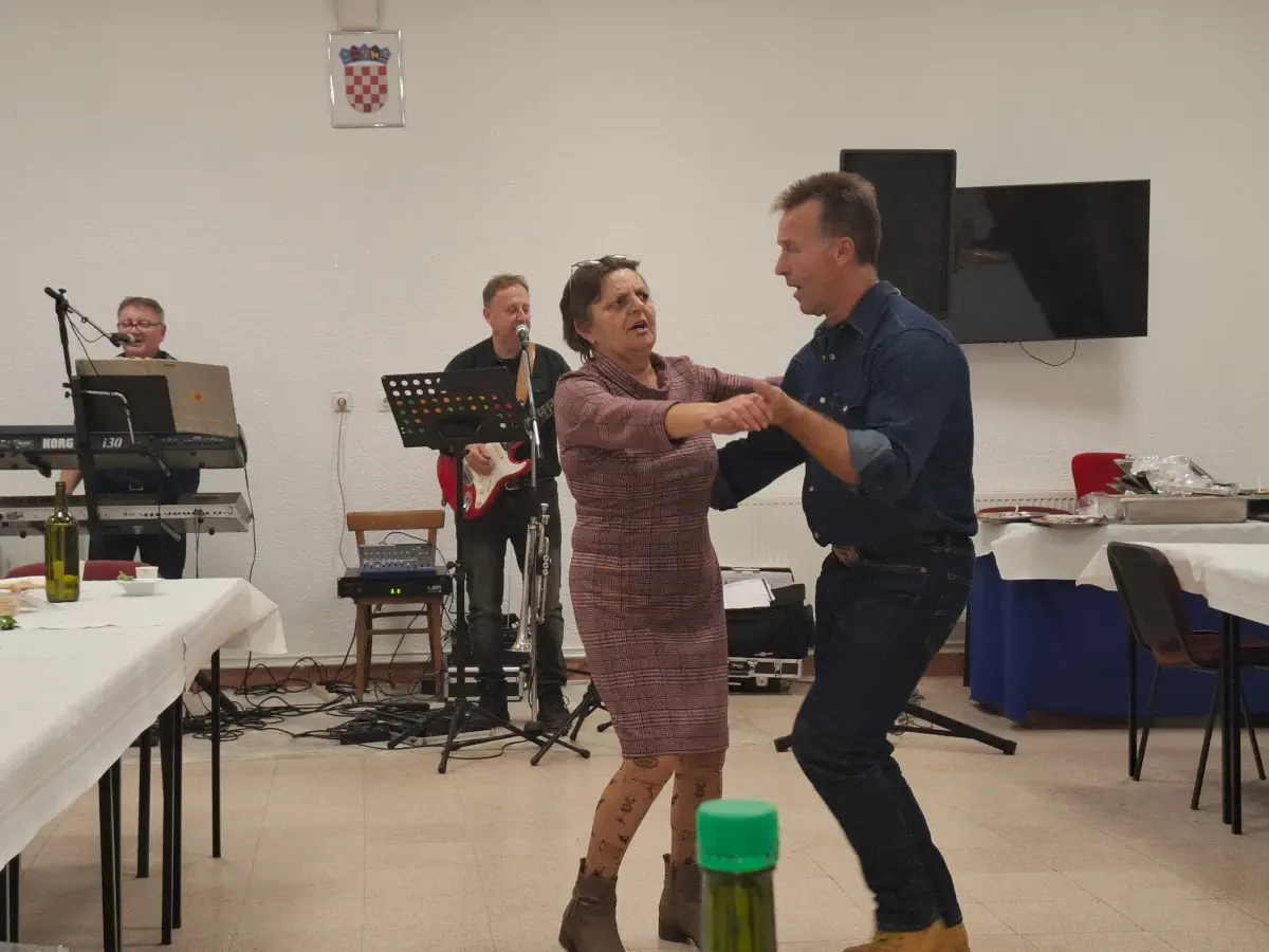 Društvo Veteran – martinje 2024 (21) Društvo Veteran – martinje 2024 (21)