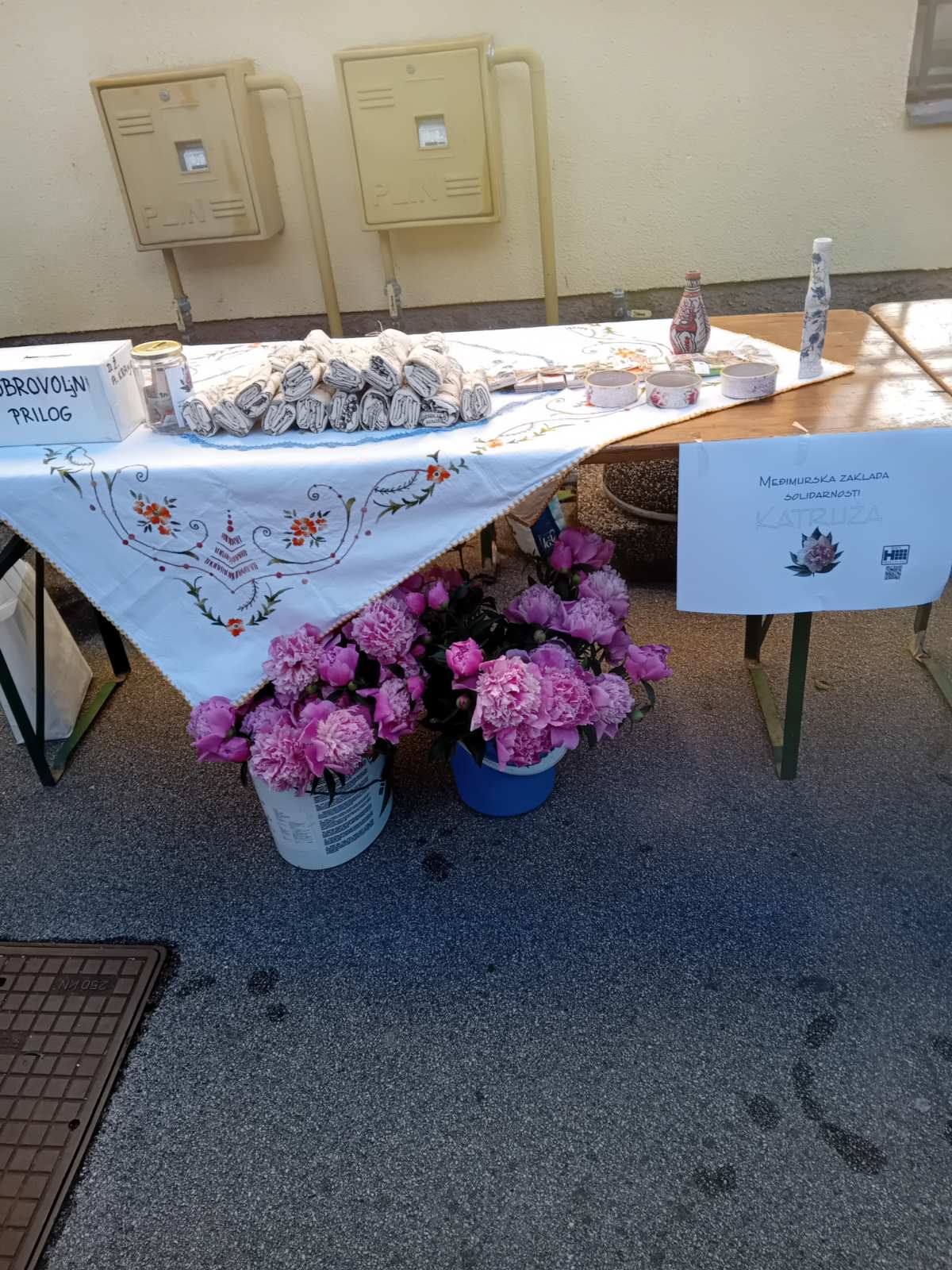 Društvo žena Sveta Marija prodaja katruža (4)