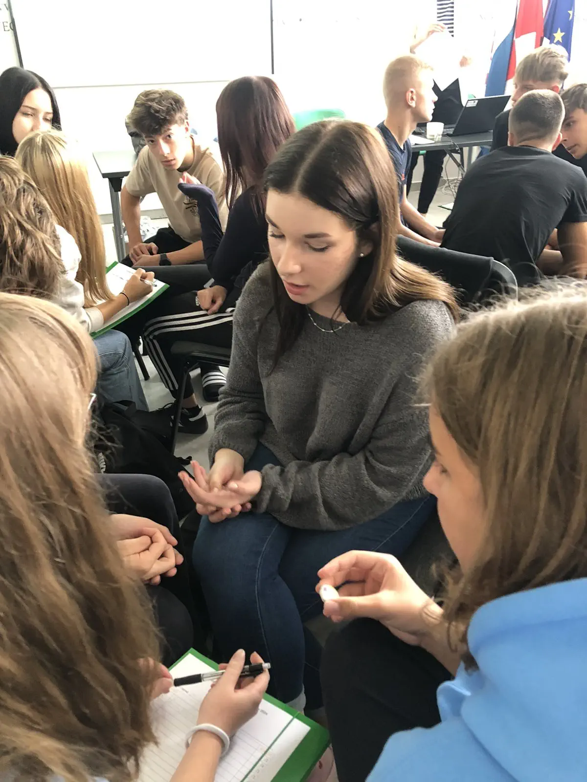 EKONOMSKA I TRGOVAČKA ŠKOLA ČK Pub kviz povodom Europskog dana jezika Zabavno natjecanje u znanju jezika (2)