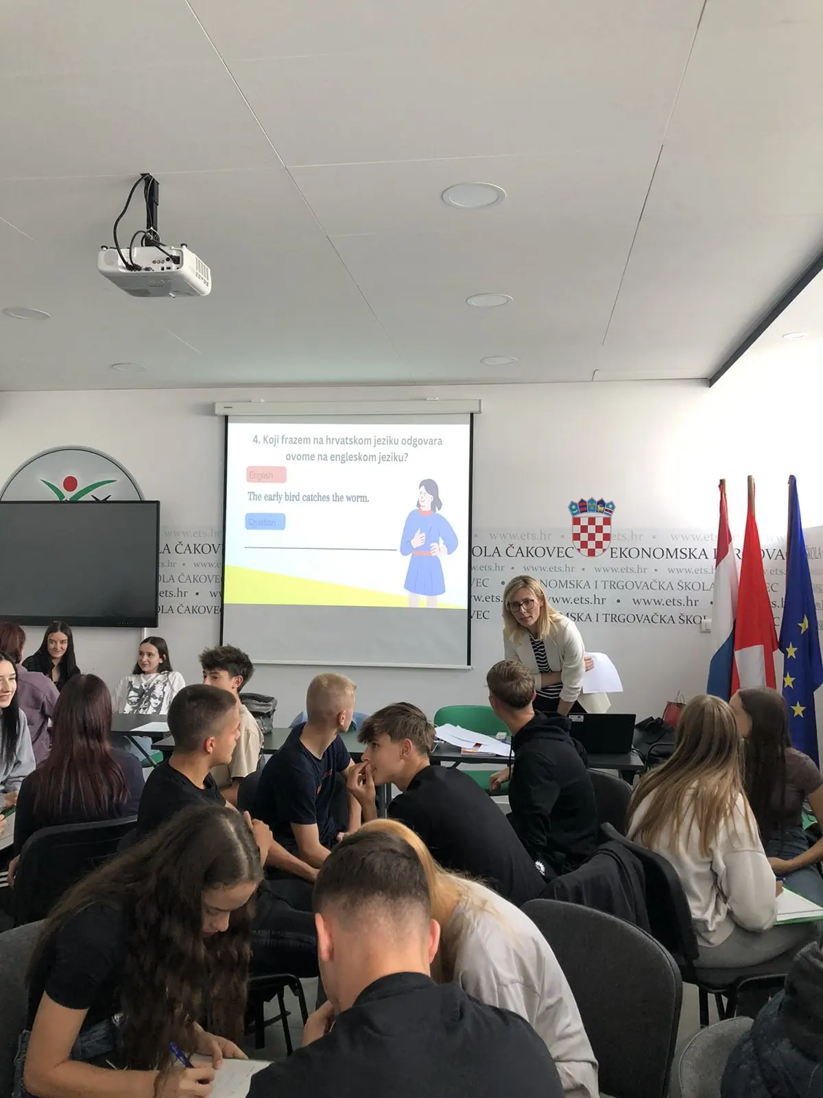 EKONOMSKA I TRGOVAČKA ŠKOLA ČK Pub kviz povodom Europskog dana jezika Zabavno natjecanje u znanju jezika (3)