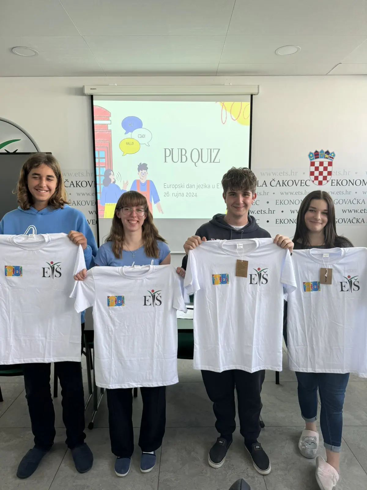 EKONOMSKA I TRGOVAČKA ŠKOLA ČK Pub kviz povodom Europskog dana jezika Zabavno natjecanje u znanju jezika (4)