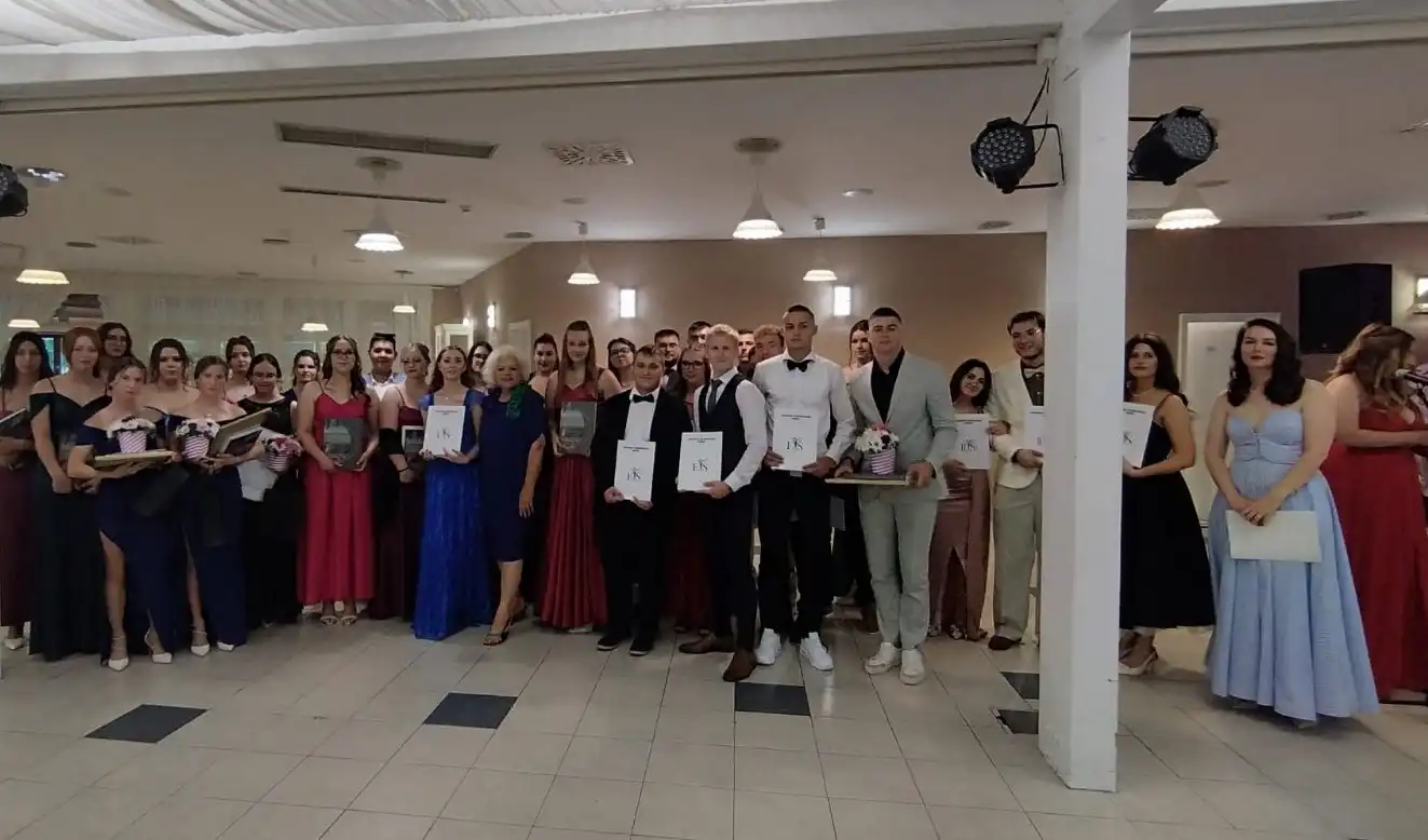 Ekonomska i trgovačka škola Čakovec maturalna večer 2024 (16)