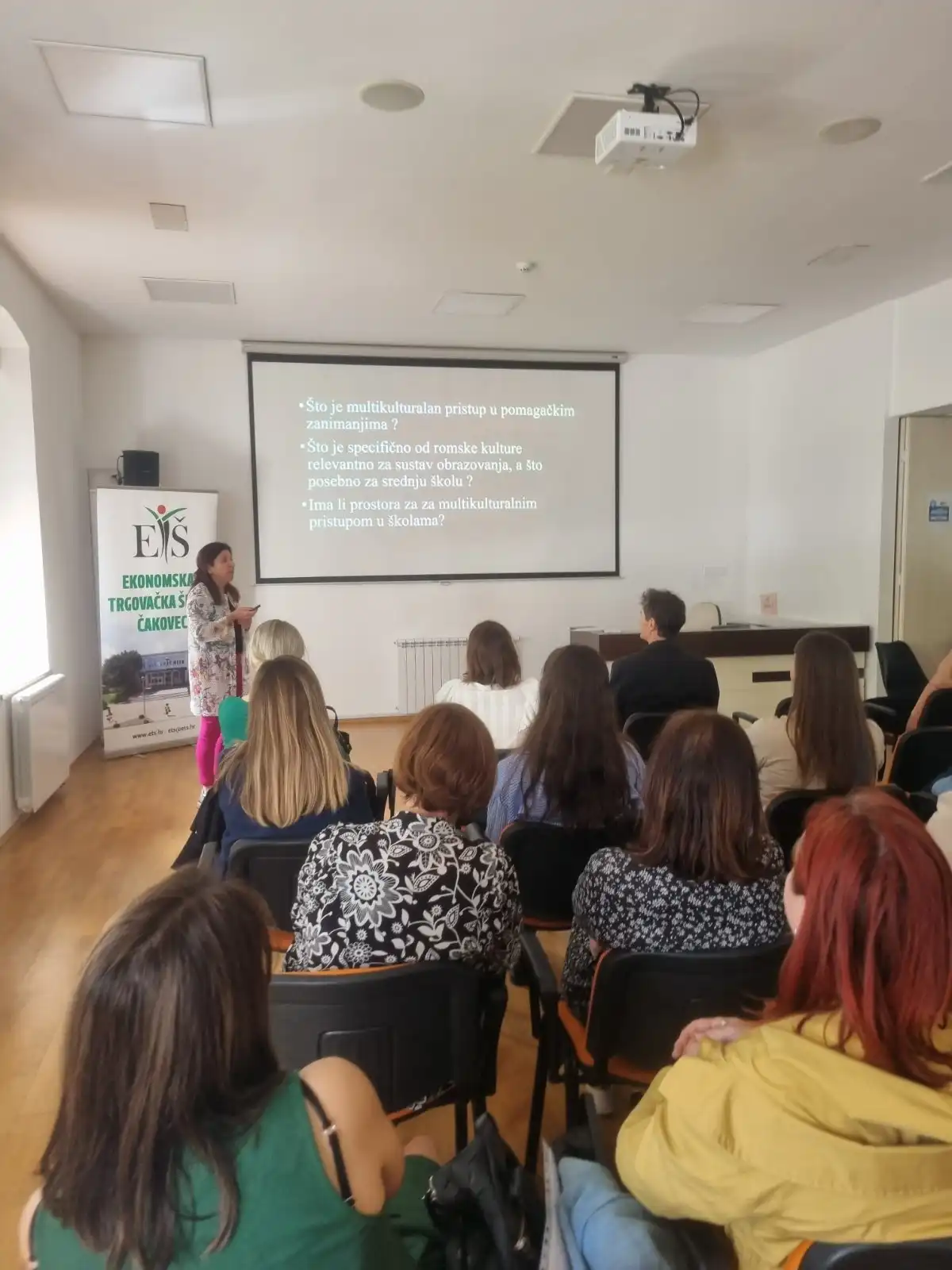 Ekonomska i trgovačka škola čakovec – održan stručni skup ‘multikulturalnost u školama’ (5) Ekonomska i trgovačka škola čakovec – održan stručni skup ‘multikulturalnost u školama’ (5)