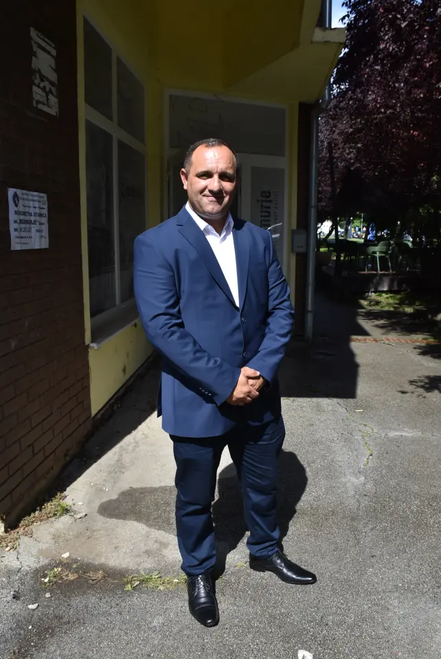 Elvis Kralj (3) Elvis Kralj (3)