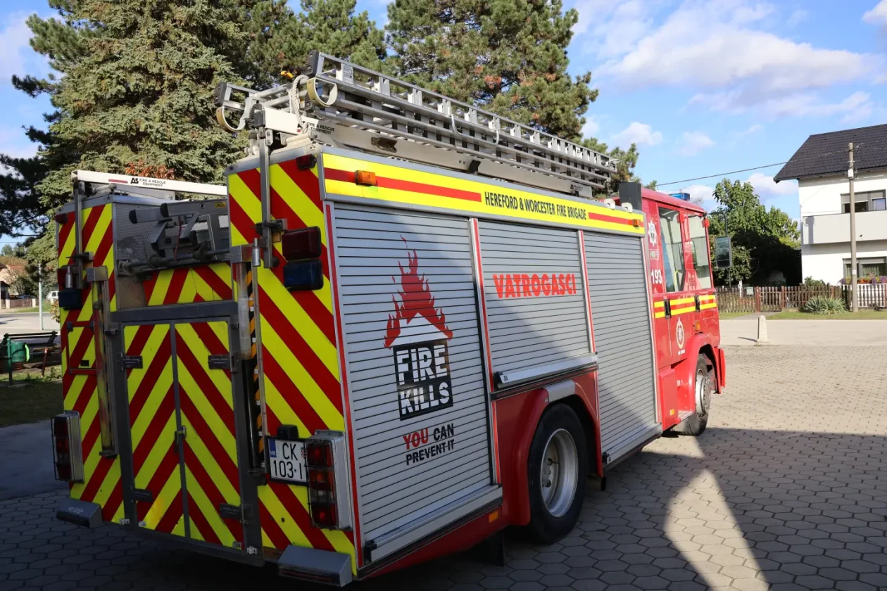 Elvis Kralj, DVD Totovec, vatrogasno vozilo (1)