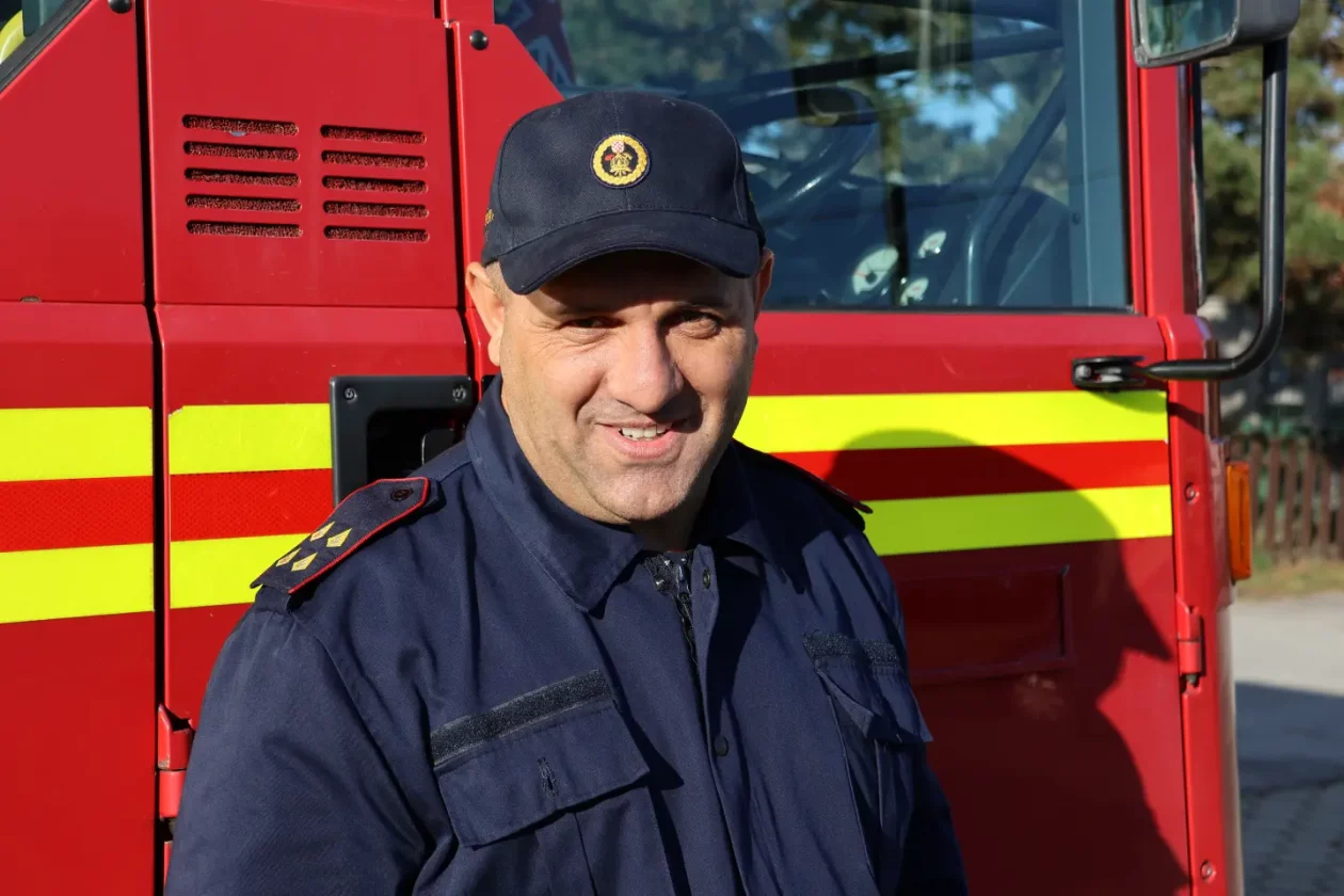 Elvis Kralj, DVD Totovec, vatrogasno vozilo (9)