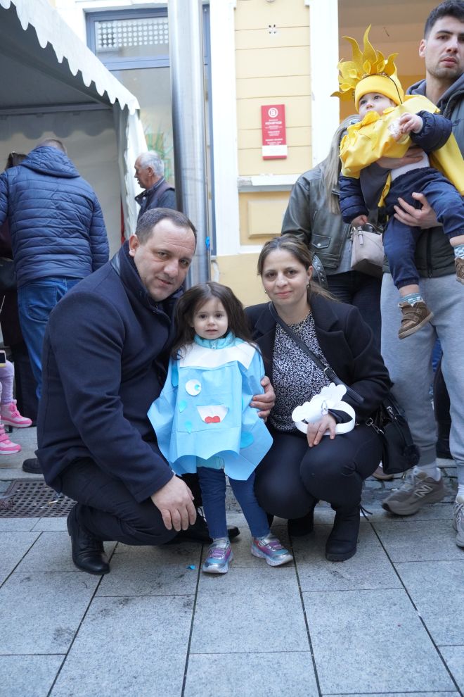 Elvis Kralj i kćer i supruga (3) Elvis Kralj i kćer i supruga (3)