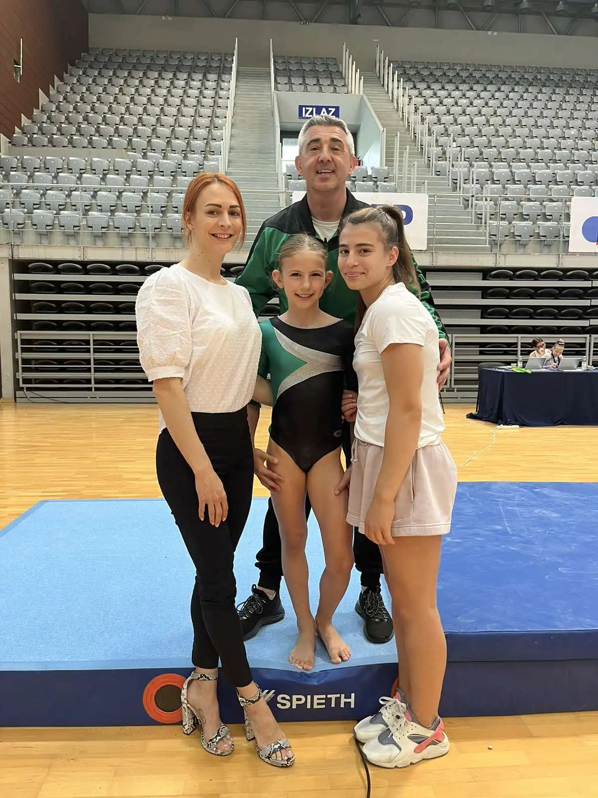 Eva Vinković, Tijana i Franka Eva Vinković, Tijana i Franka