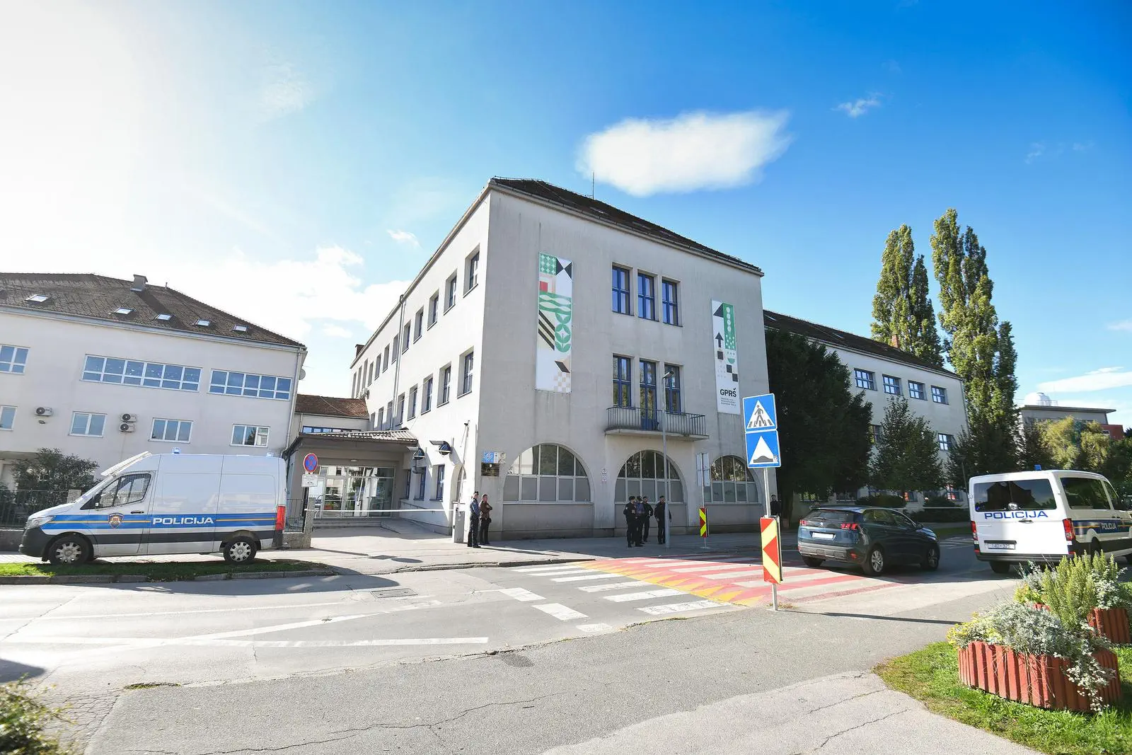 Evakuacija srednjih škola zbog prijetećih poruka bombom 2024 (3)