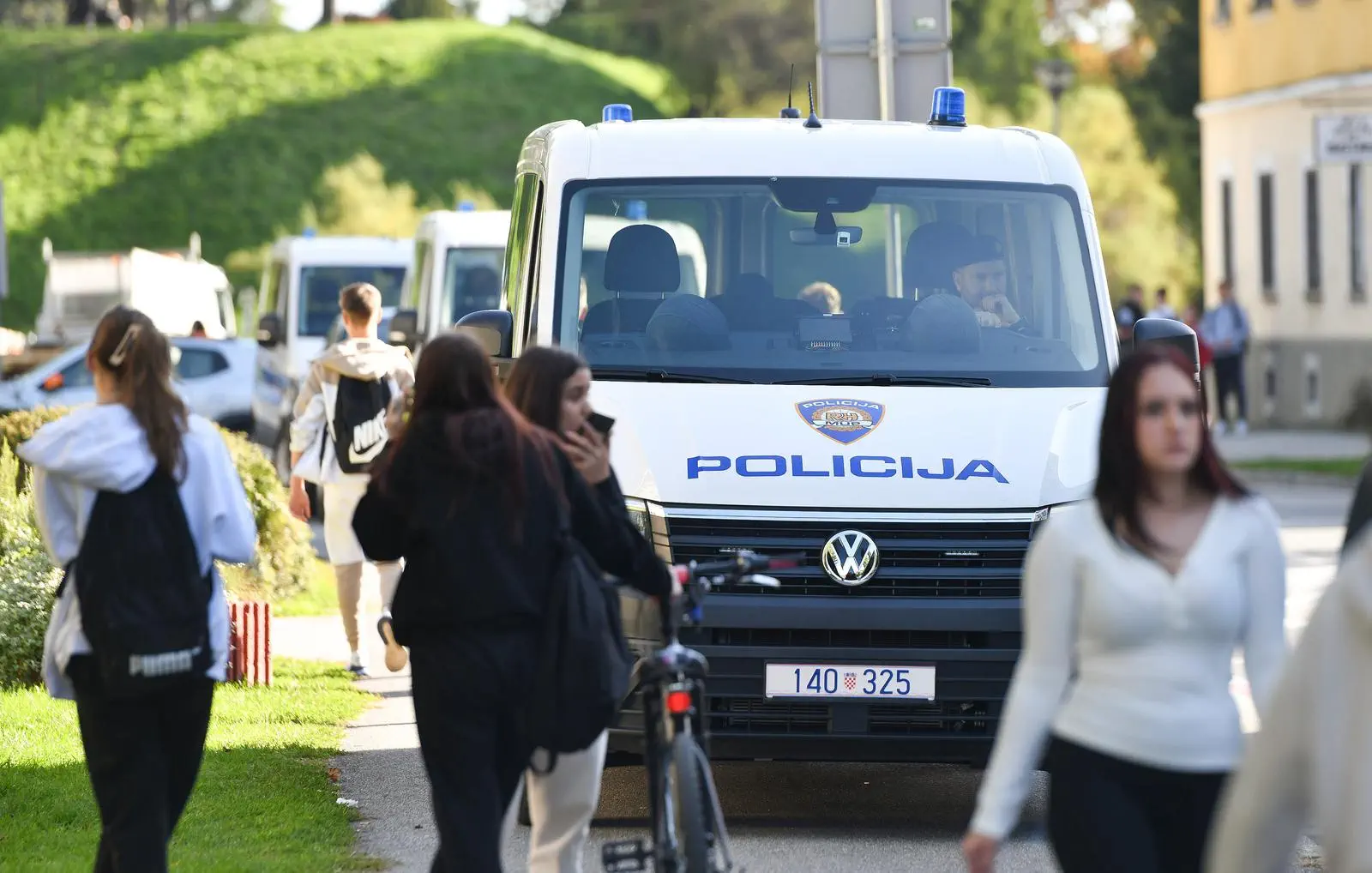 Evakuacija srednjih škola zbog prijetećih poruka bombom 2024 (4)