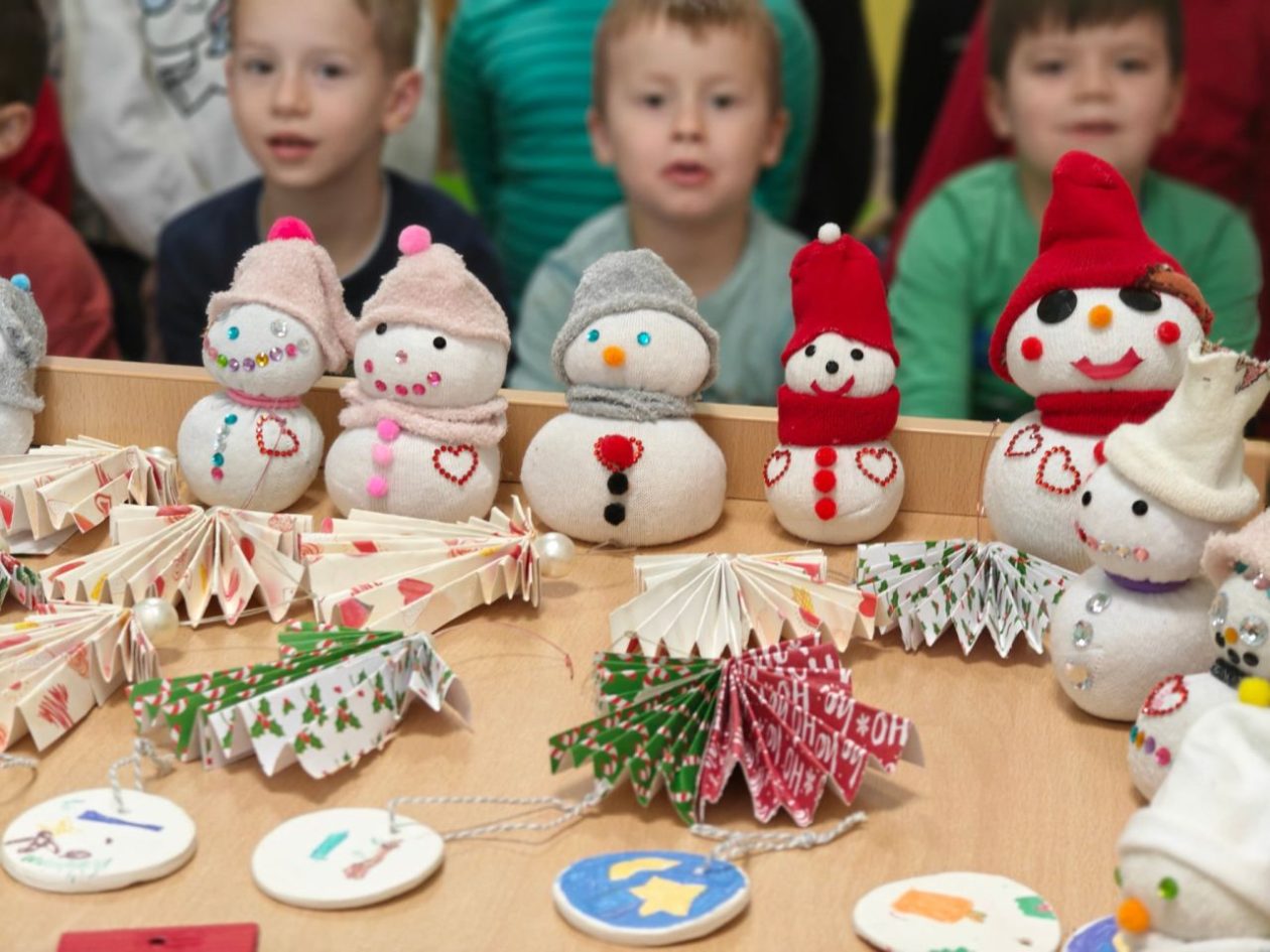 FAKULTATIVNA NASTAVA Učenici Gospodarske škole posjetili DV Dječja mašta i održali božićnu radionicu (5)