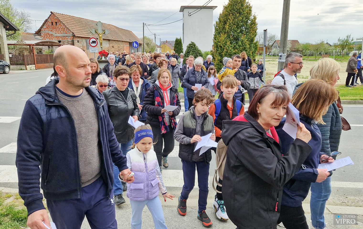 FOTO Blagoslov grančica i pjevana Muka Prelog svečano obilježio Cvjetnicu (26) FOTO Blagoslov grančica i pjevana Muka Prelog svečano obilježio Cvjetnicu (26)
