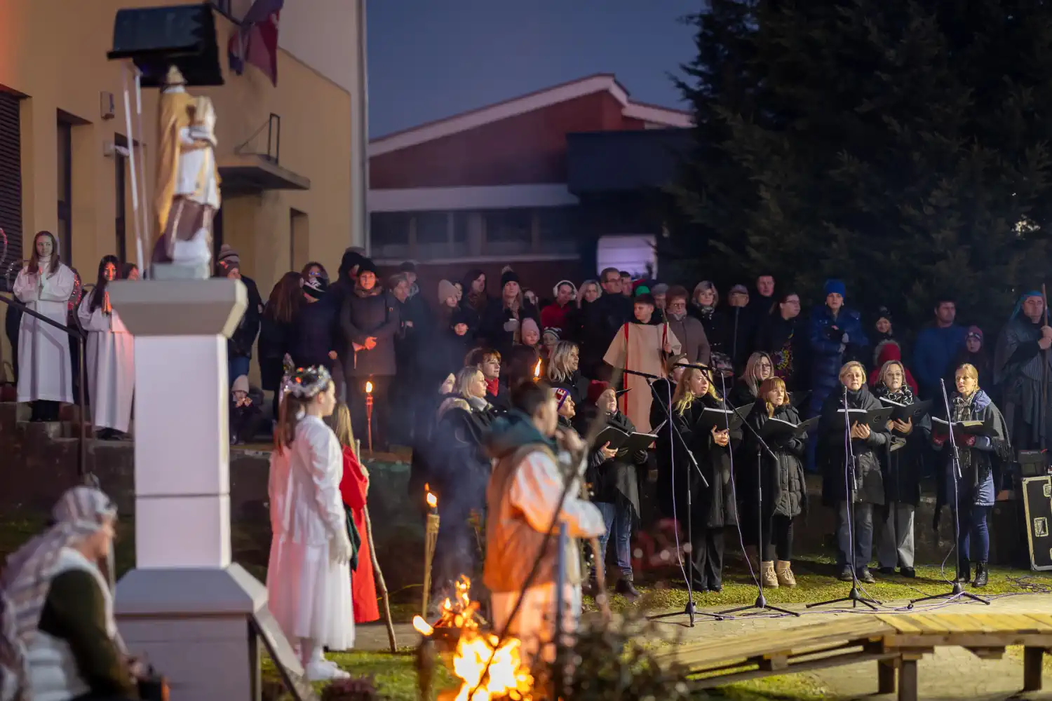 FOTO Bogati blagdanski program u Svetom Martinu na Muri razveselio sve generacije (20)